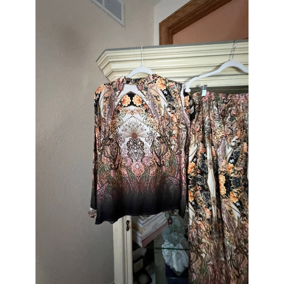 NWT Women's LOLA Multicolor & Black Paisley Print Pants Set, Size M - Picture 10 of 13